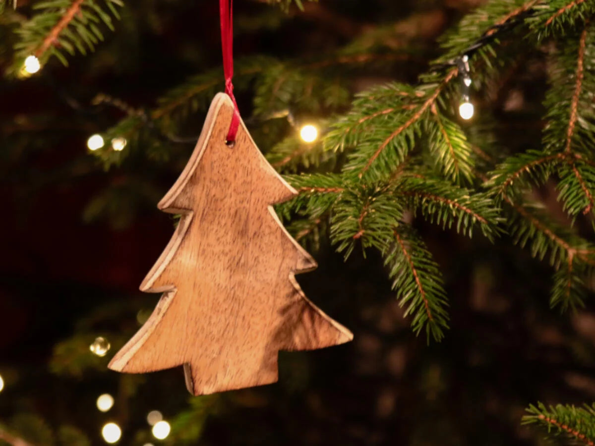 Wunderschöner Weihnachtsschmuck aus Olivenholz