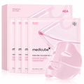 Medicube PDRN Pink Collagen Gel Mask: Packung mit vier Einzelbeuteln und rosa Hydrogel-Maske davor
